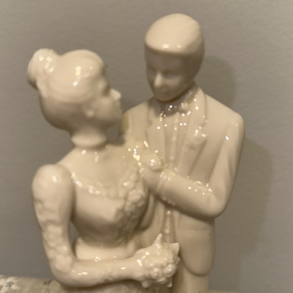 Lenox Bride and Groom Cake Topper - Picture 3 of 10